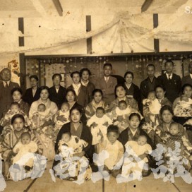 赤ちゃん会入賞者賞状授与式の写真