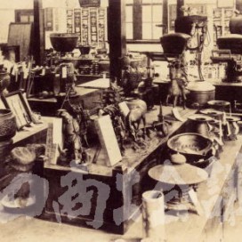 全国鋳物大展覧会・第一会場の陳列品の写真